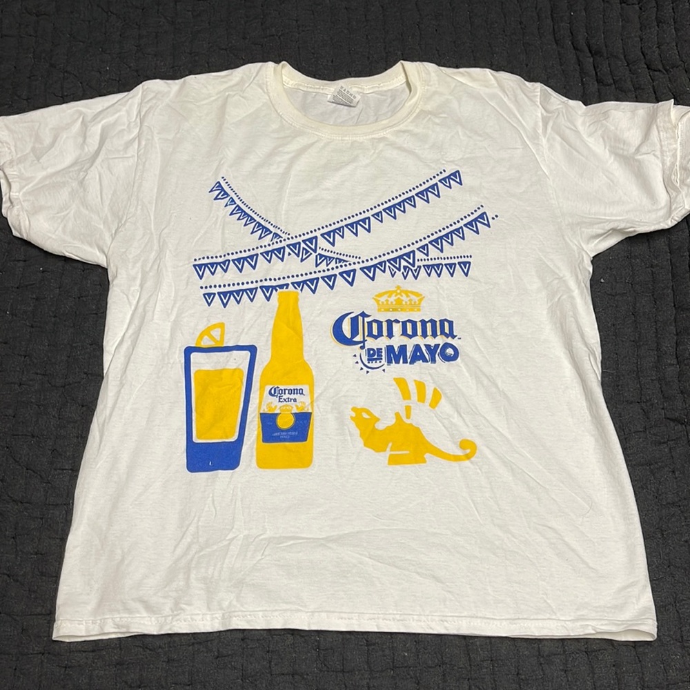Mens Fruit of the loom size large Corona Tshirt
